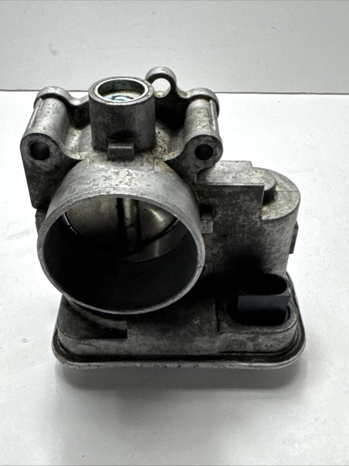 Корпус дроссельной заслонки 2007 - 2012 Dodge Caliber Patriot в сборе от оригинального производителя 04891735ac - Изображение 2 из 4