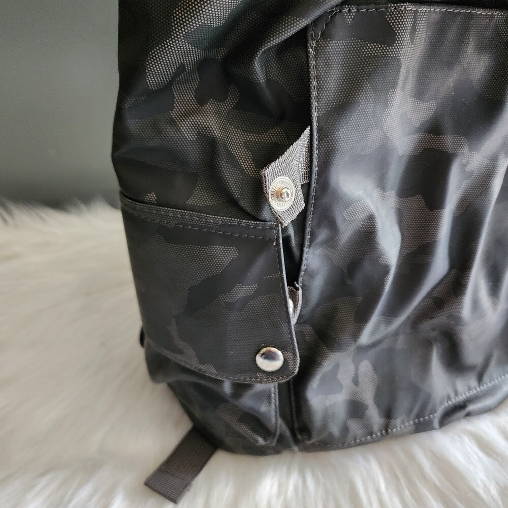 *NWT* Duchamp Camo Laptop Backpack DUCHAMP Rubberized Camo Flapover Backpack~Navy or Olive Camo  main image 2