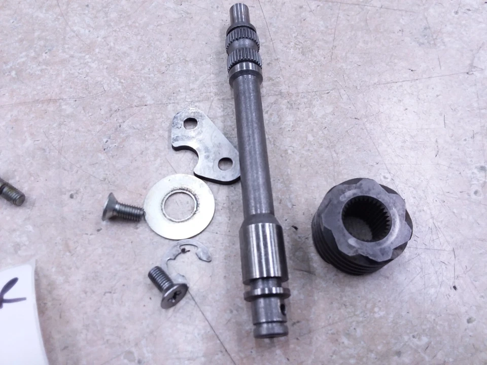 Yamaha R5 Twin 350 Motor Tacómetro Eje de transmisión y engranaje De colección 1971 ANX-C8 Foto 4 de 4