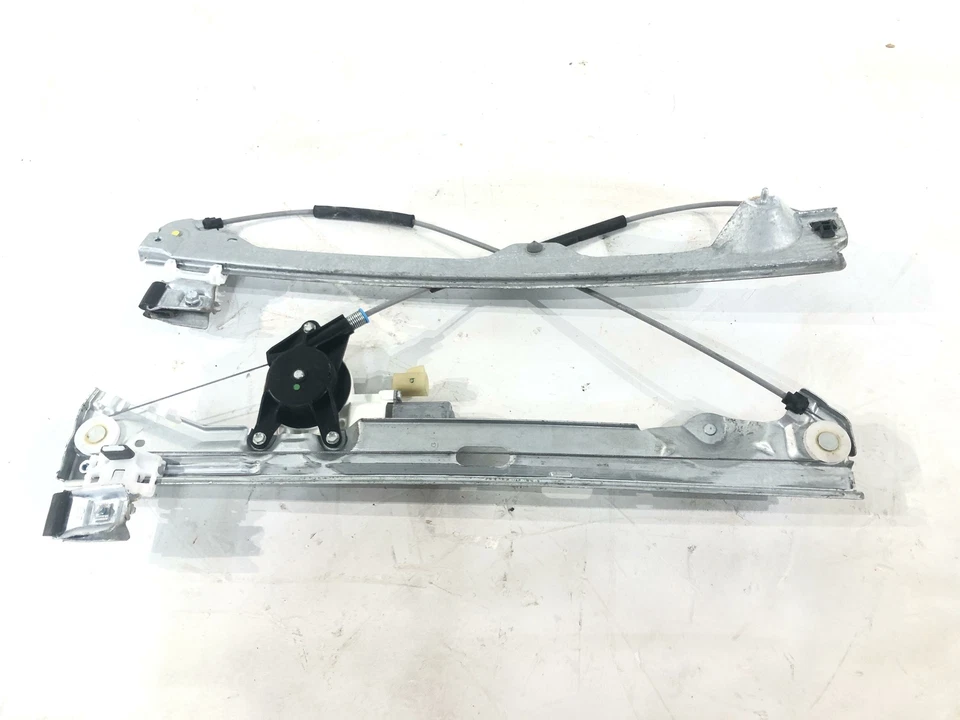 2007-2013 Chevrolet Avalanche Tahoe Yukon Front Driver Left Regulator With Motor - Image 4 of 4