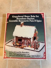Vintage 1979 Fox Run Gingerbread House Bake Set Complete Rare Christmas #4532