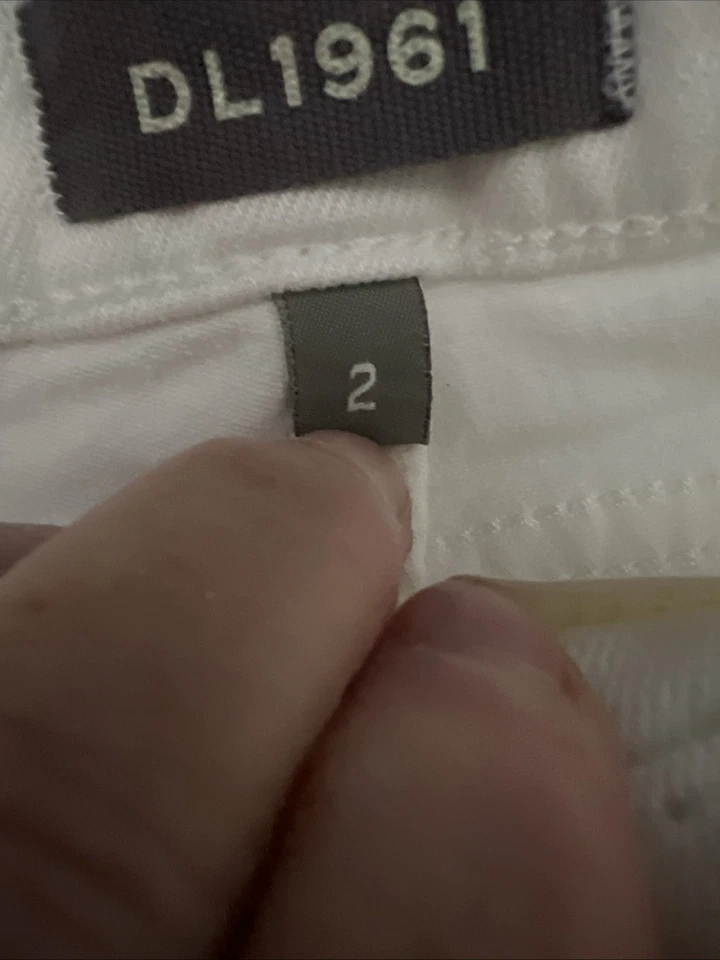 DL1961 Niñas Lucy Pantalones Cortos Gorra de Nieve Blanco 2T Dobladillo Crudo Nuevo sin Etiquetas Foto 4 de 4