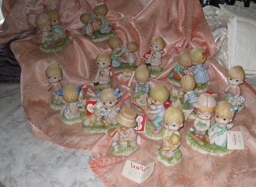 "LOVE IS KIND" ~ LuvUms ~by Warner Press- BOY w/ TEDDY BEAR ~ $9.77 - Picture 7 of 12