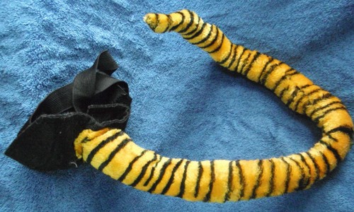 *20202* Tiger tail dress up - adjustable posable - unisex - 70cm - Picture 3 of 3