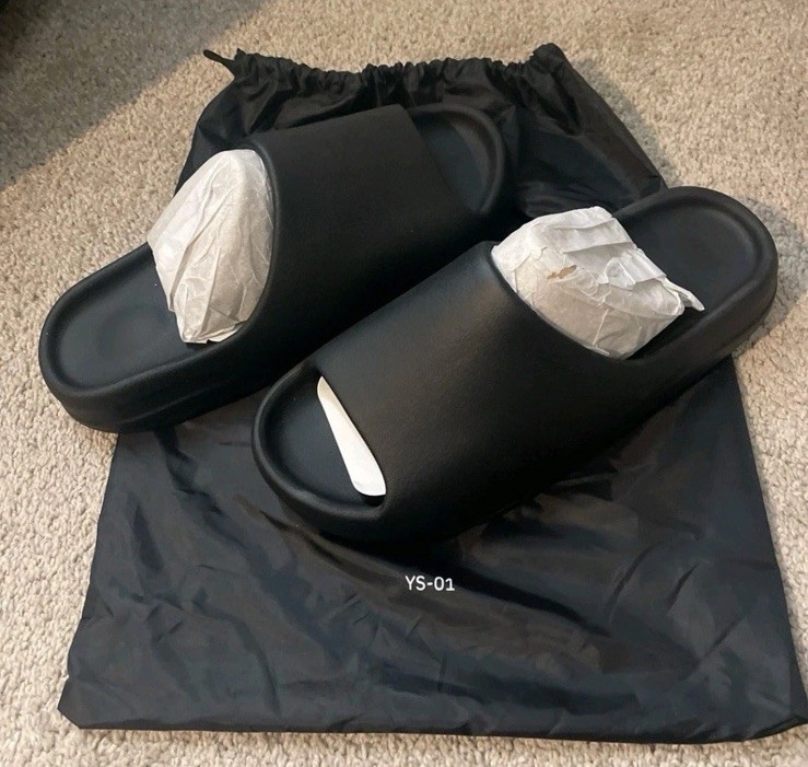 Men's Size 11 Yeezy Slides YS-01 Black With Dust Bag/ / Authentic Men's Size 11 Yeezy Slides YS-01 Black With Dust Bag/ / Authentic