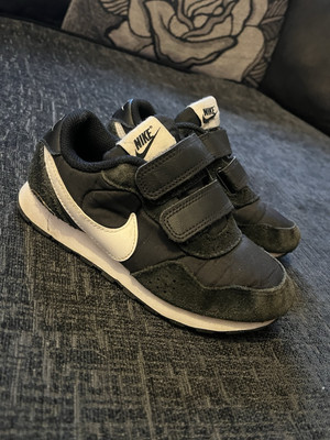 no lace trainers nike