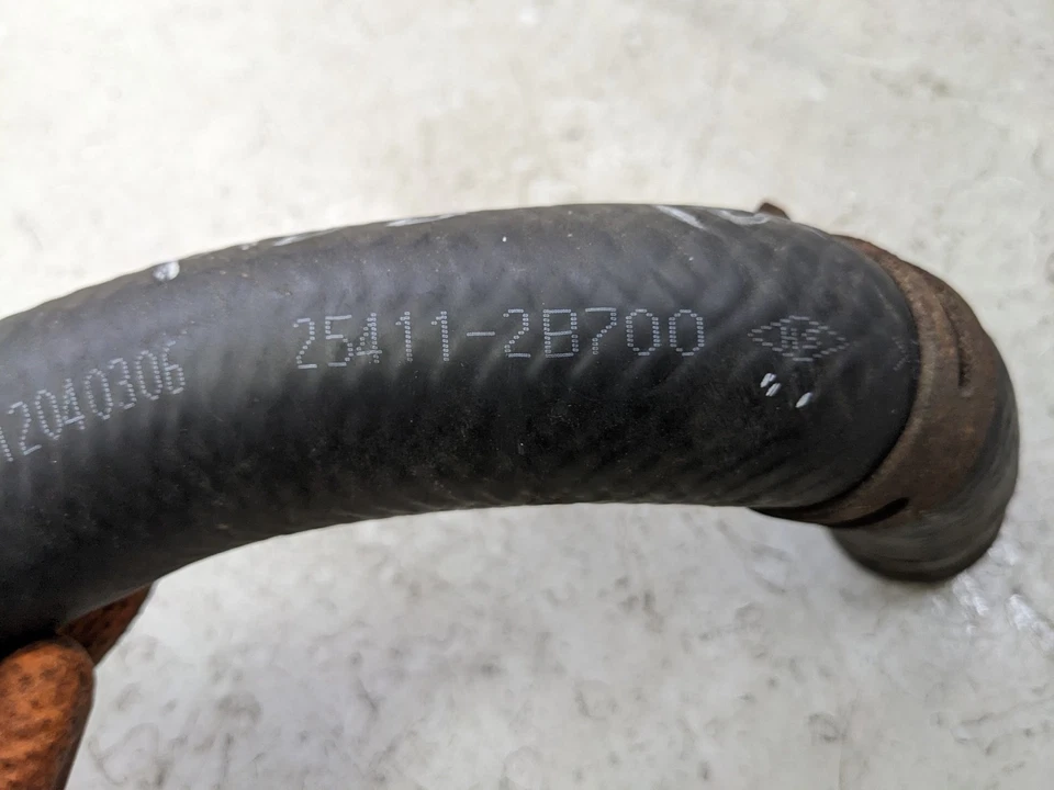 Hyundai Santa Fe MK2 2012 2,2 CRDI tubo de refrigerante manguera tubo de agua 254112B700 Foto 2 de 4