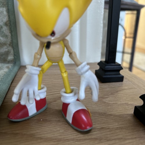2008 JAZWARES Sonic The Hedgehog SUPER SONIC Super Posers Action Figure VGC RARE - Picture 2 of 12