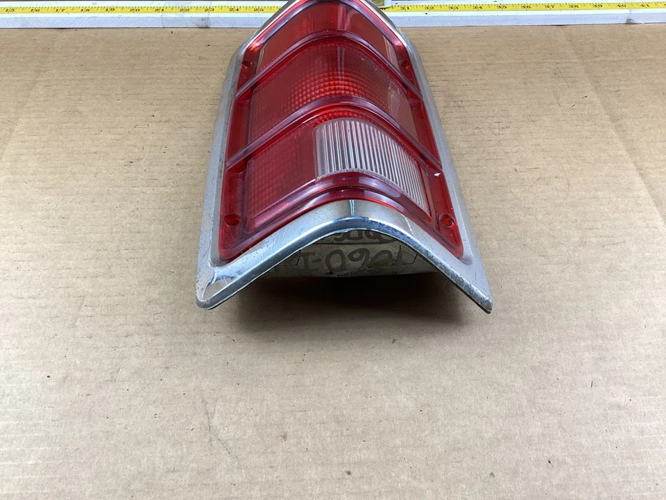 Задний левый задний фонарь в сборе со стороны водителя для Dodge Ramcharger 1988-1993 годов выпуска - Изображение 4 из 4