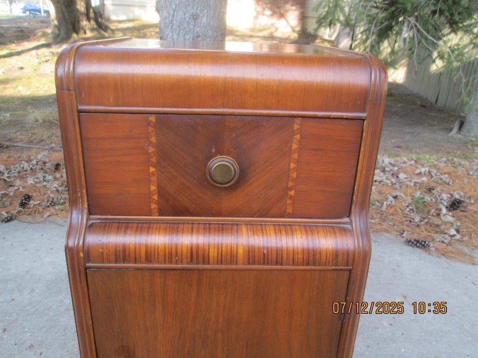 Antiguo - Mesita de noche Art Deco Cascada o Mesa auxiliar Diseño con incrustaciones ENVÍO GRATUITO Foto 2 de 4