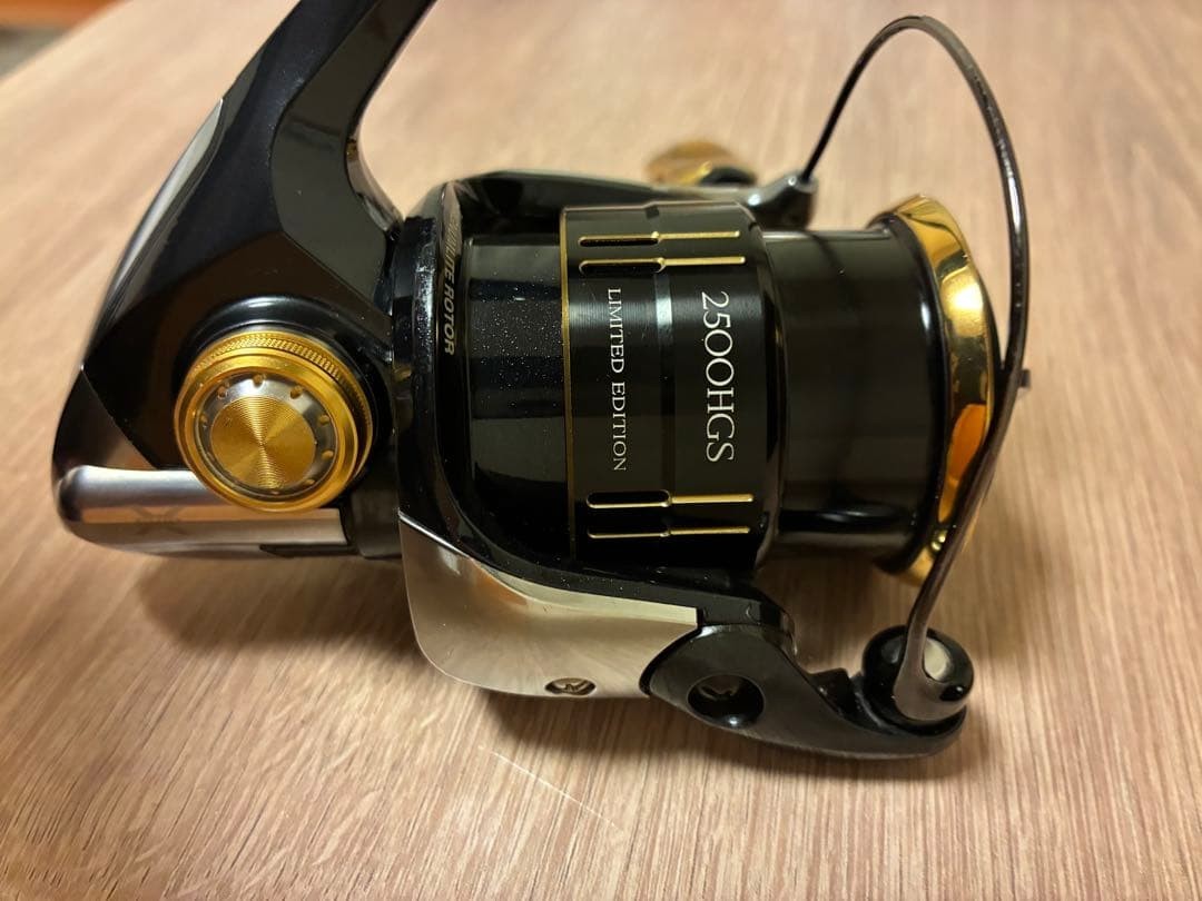 Shimano 13 Vanquish 2500HGS Limited Edition RARE Stealth Black