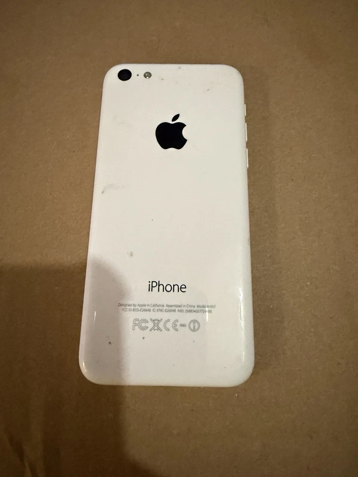 Apple iPhone 5C 8GB White Smartphone - Image 4 of 4