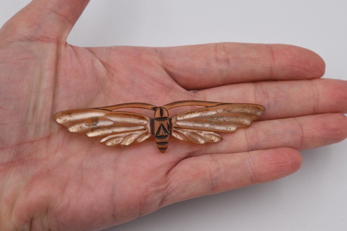 Broche Ancienne En Corne Bovine - Forme Papillon - Vintage - Sans Marque