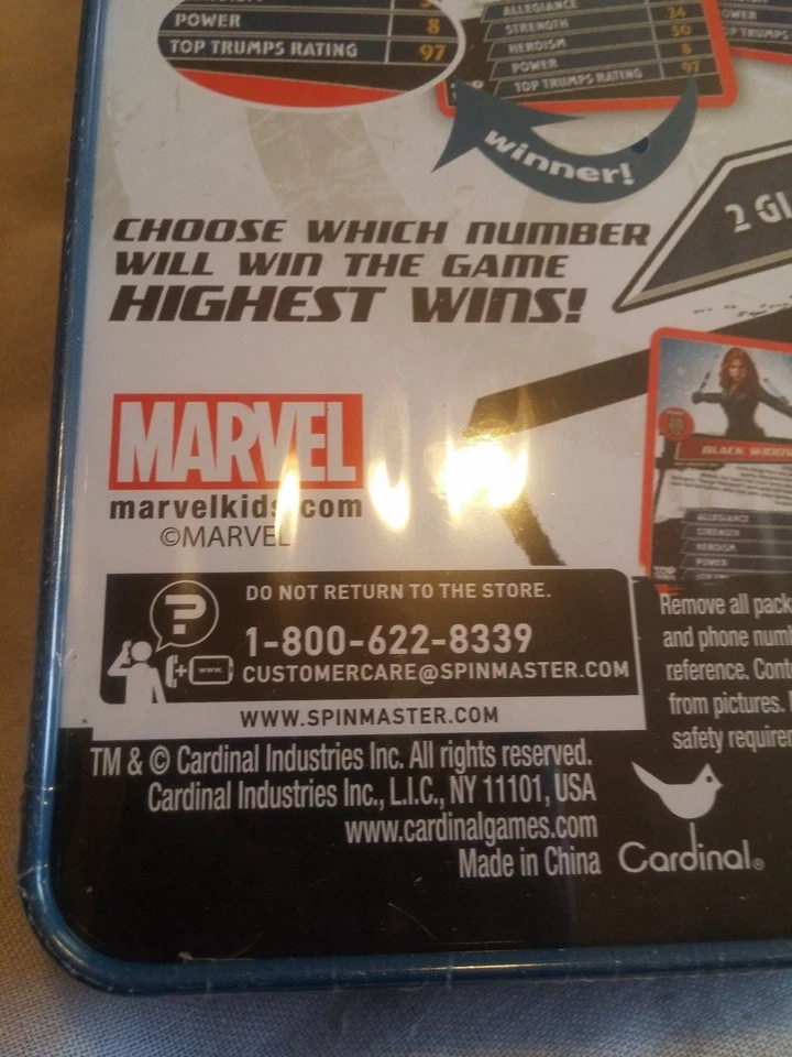 NWT MARVEL CIVIL WAR COLLECTABLE TIN & CARD GAME - Image 4 of 4
