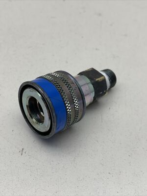 Swagelok QC6 Key 5 Female Quick-Connect Fitting, with 1/4'' NPT Male Thread