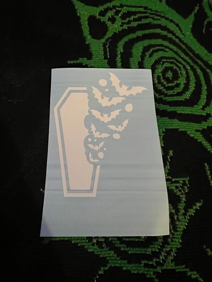 Ataúd espeluznante con murciélagos pegatina calcomanía de Halloween coche camión ventana vinilo Foto 2 de 4