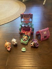 Chubby Puppies VACATION CAMPER CARAVAN Rv Car Dog Playset