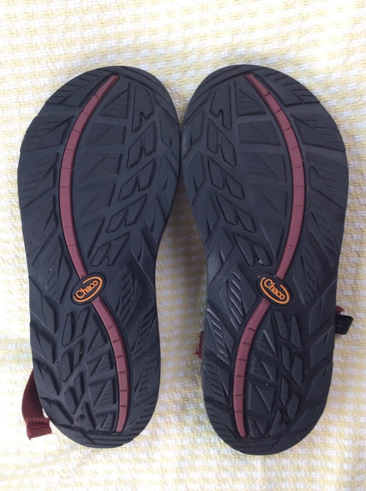 Sandálias masculinas com faixas Chaco Cloud - Tamanho 13 marrom asteca/alça dourada parte inferior preta - Imagem 3 de 4