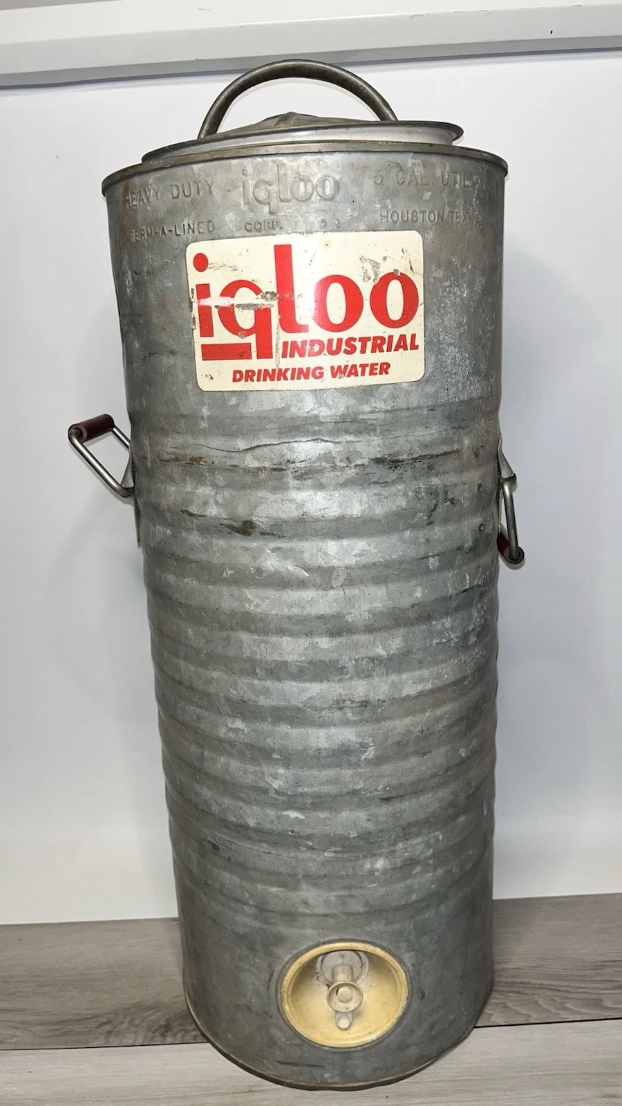 Vintage Igloo Galvanized 5 Gallon Drinking Water Perm-A-Lined Cooler Dispenser
