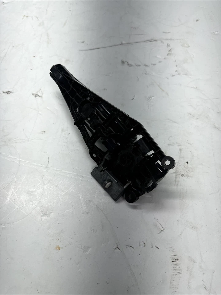 Chevrolet Trax 2019 manija de puerta exterior trasera izquierda con soporte OEM Foto 4 de 4