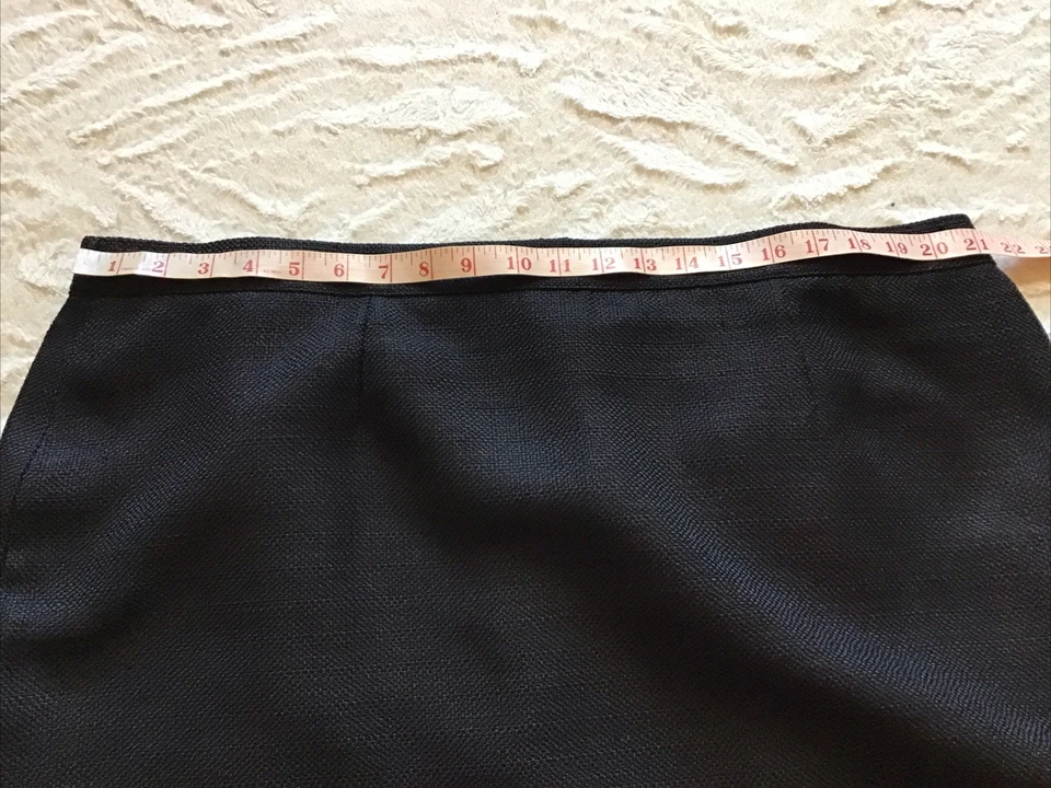 Wardrobe Black Woven Textured Lined Knee Skirt - Size 24 - Image 4 of 4