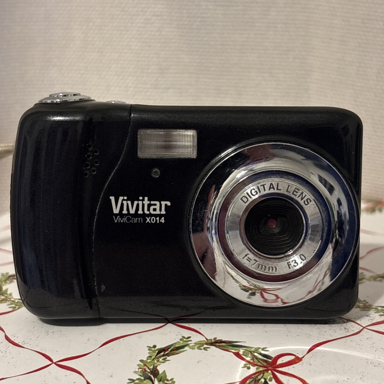 Vivitar ViviCam X014 Camera Black.