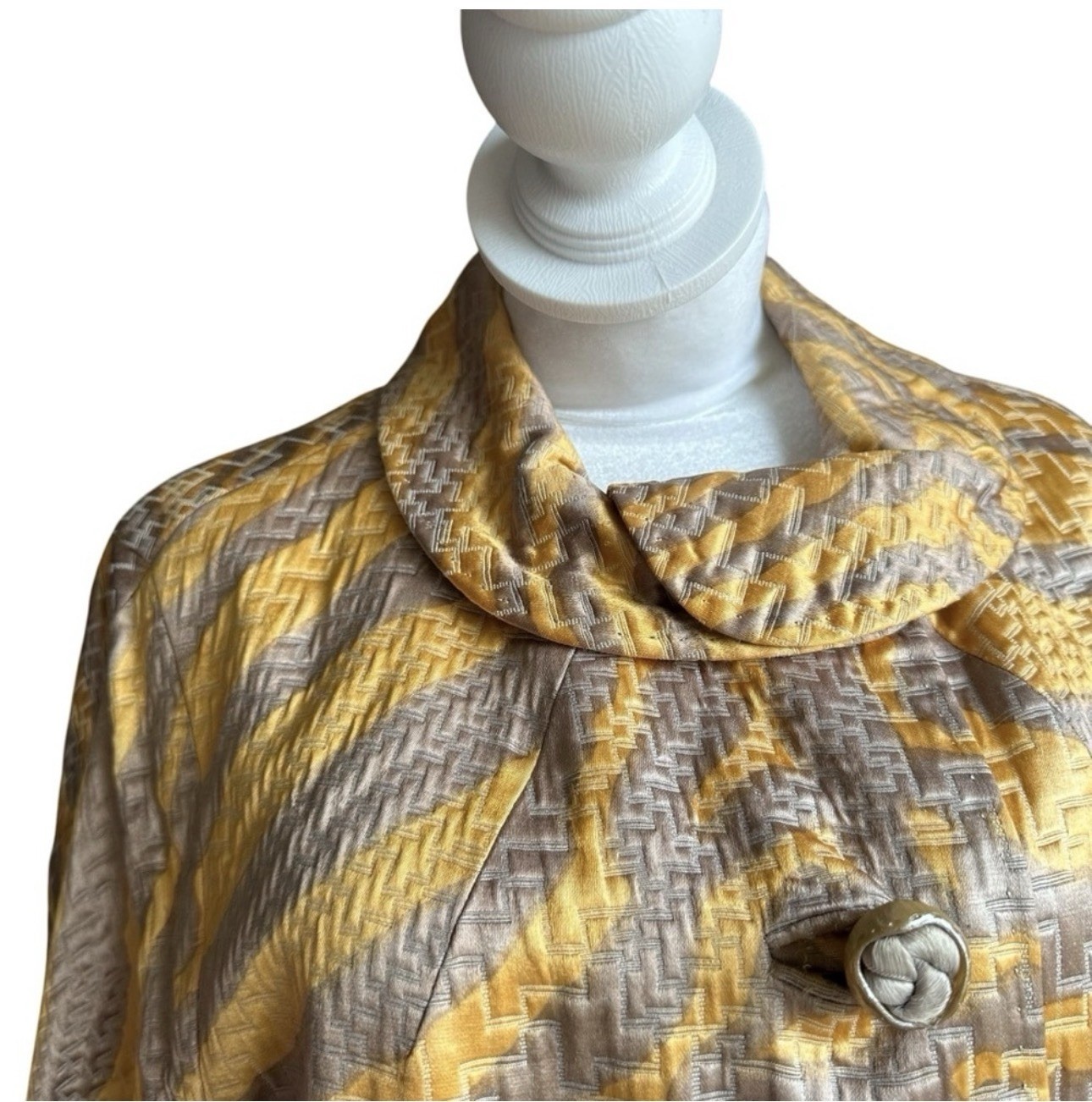 HARADA Yellow Gray Abstract Pattern Button Mid-Le… - image 4