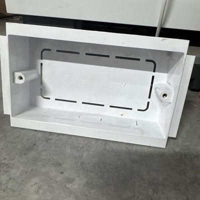 x42 - Weißer 32 mm 2-fach Rückenkasten für Kofferraum