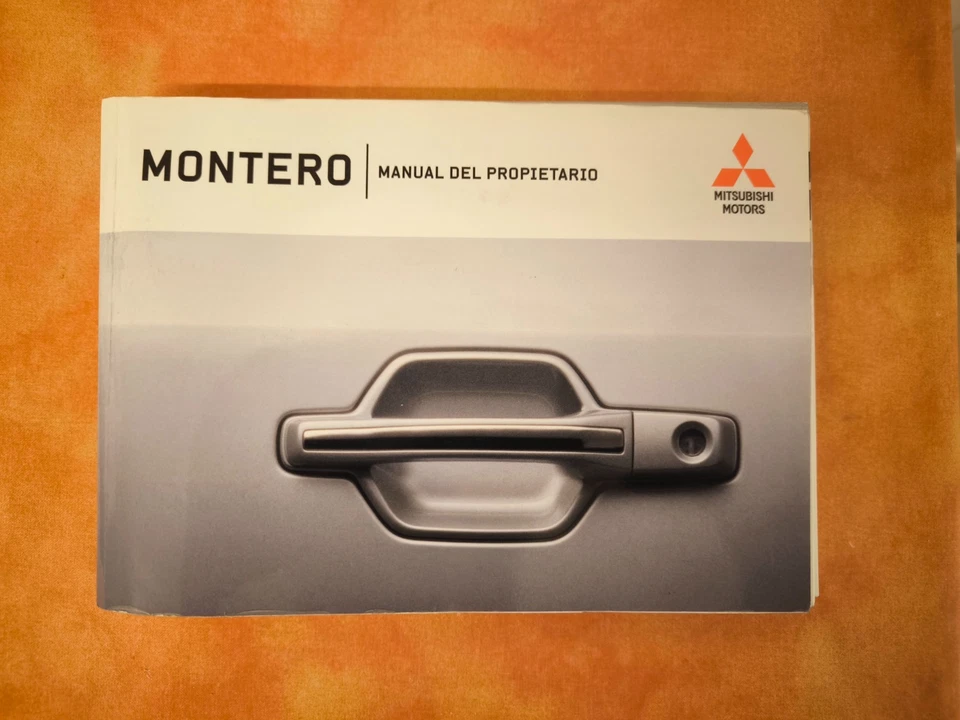 Manual original Mitsubishi Montero 3.2 DiD 2004 + funda y libros oficiales - Imagen 3 de 4
