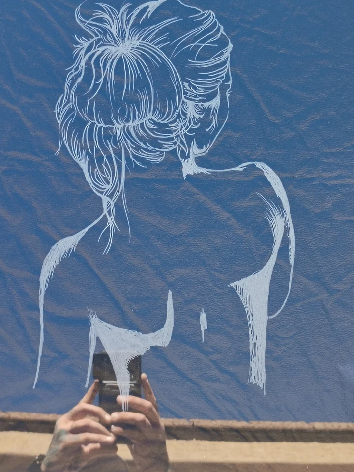 Retrato de vidrio grabado a mano de dama en el vidrio Foto 2 de 3