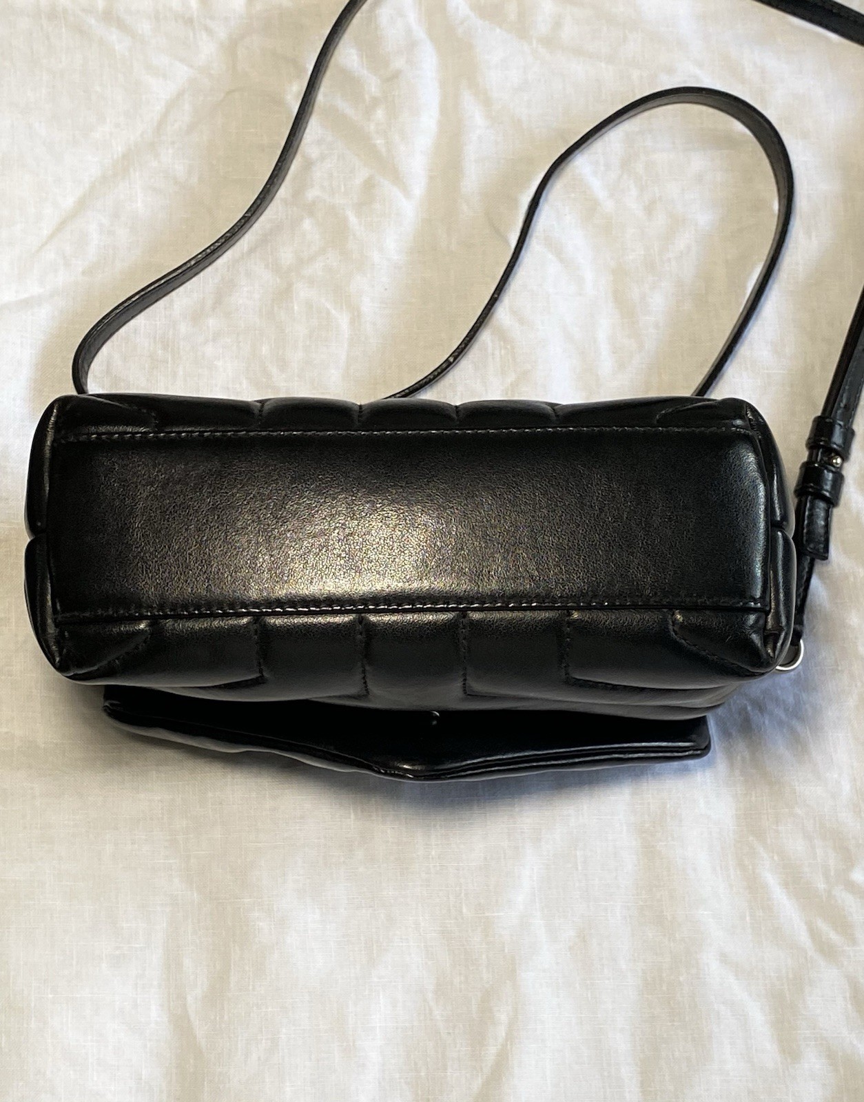 Borsa giocattolo Saint Laurent YSL Loulou in pelle nera e ferramenta argento