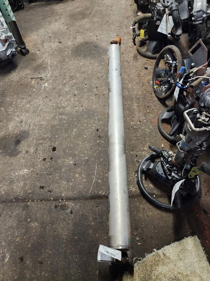 Eje de transmisión trasero 1 pieza eje de transmisión 135" Wb se adapta a furgoneta 10-20 Express 2500 645926 Foto 2 de 3