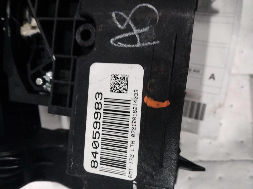 Used Automatic Transmission Shift Lever Assembly fits: 2017 Chevrolet Equinox  G - Image 3 of 4