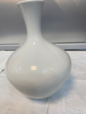 KPM BERLIN VASE PORZELLAN DESIGN MODERN BAUCHIG + WEISS + GLÄNZEND + ZEITLOS
