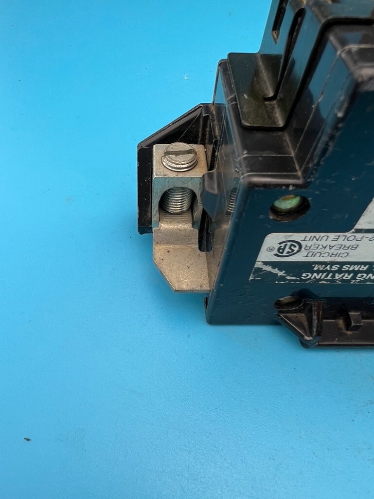 Square D 60 Amp 2 Pole Type QOM1 Circuit Breaker 240VAC Bolt On QOM60L