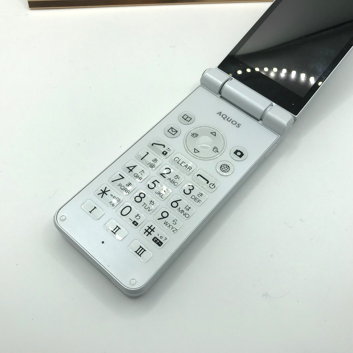 SHARP AQUOS 601SH White Flip Phone – Softbank Unlocked, SIM Free