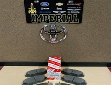 2013-2018 TOYOTA RAV4 XLE LTD GENUINE TCMC FRONT BRAKE PADS 04465AZ317