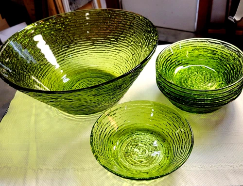 Vintage MCM 1960s/70s ANCHOR HOCKING avacado green SERENO 7-pc SALAD BOWL SET