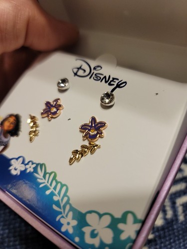 Disney Encanto Girls 3 Piece Stud Earring Set New - Picture 4 of 6