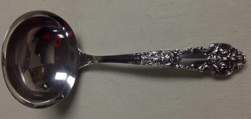 * VINTAGE REED & BARTON FRENCH RENAISSANCE STERLING WIDE GRAVY LADLE NO MONO  *