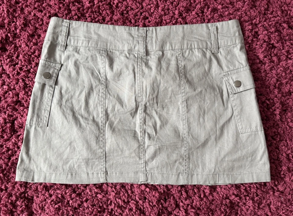 Minifalda gris Charlotte Russe para mujer talla mediana, linda, sexy, fiesta, salida nocturna Foto 2 de 4