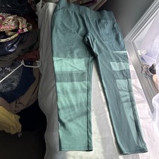 Denim  Co Active Ladies Size MP Ankle Length Pants In Green Front Pockets