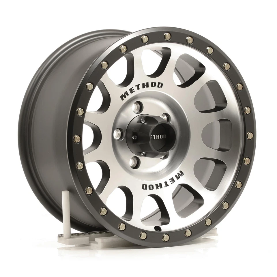 Roda Method Race 305 NV 17x8.5 (0, 5x127, 94) aro único preto - Imagem 2 de 4