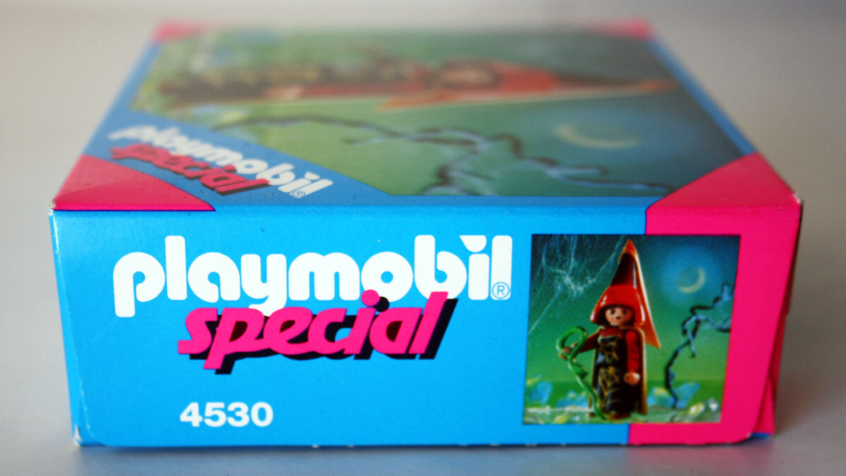 RARE VINTAGE 1996 PLAYMOBIL SPECIAL 4530 EVIL WITCH MEDIEVAL NEW