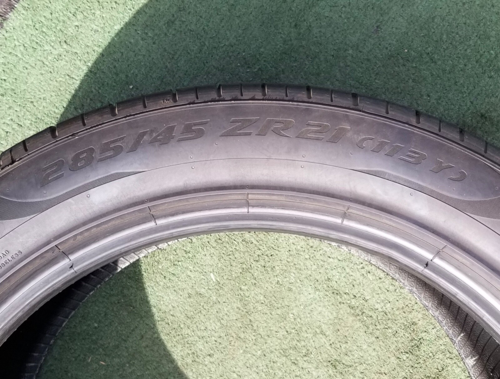 285/45R21 Pirelli P Zero PZ4 Tire 285/45ZR-21 L Lamborghini Urus Front 50% Tread
