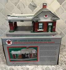 Texaco 1997 Limited Edition Porcelain Service Station # 15 Dallas, TX - w light