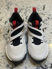 Nike Hustle D 11 Youth Sneaker Black Red, Size 7Y