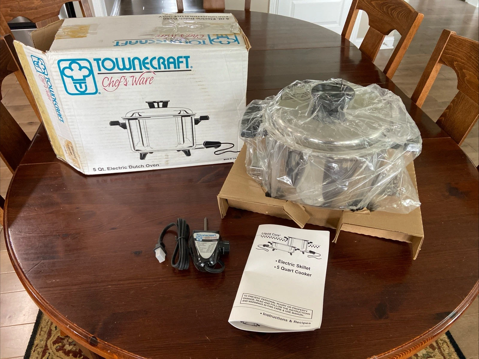 NEW Townecraft Chef’s Ware 5 Qt Electric Dutch Oven TC005OCU