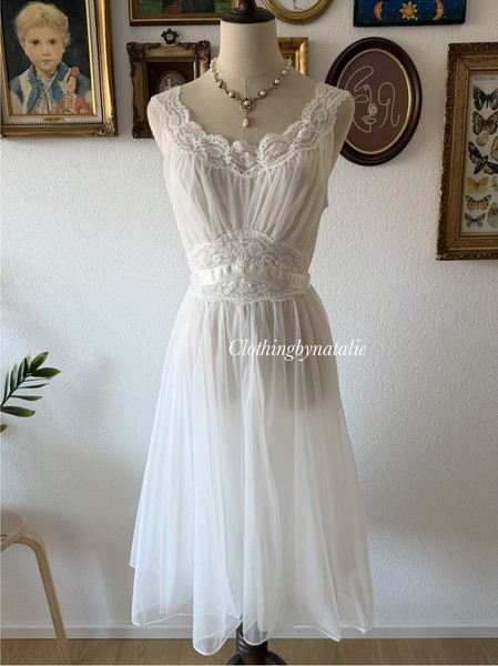 Vanity Fair Swan Nylon Chiffon Babydoll Size S-Excellent Cond*No US Shipping*