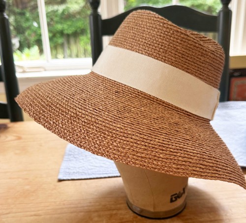 Helen Kaminski Raffia Hat with Ribbon “Opesa” in Nougat/Pearl NWT B031